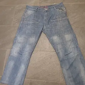 Snygga denim co jeans i pösig fit  Passar y2k stil Ställ gärna frågor  Köpare står för frakt