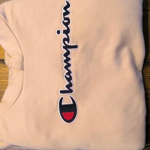 Champion hoodie  - Champion hoodie beige, skick 10/10, använd 1 gång. 