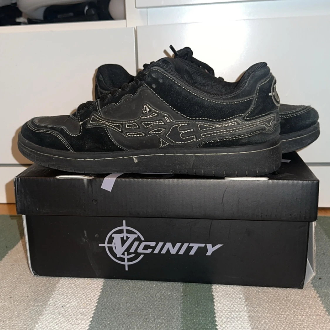 Vicinity Akimbo Lows