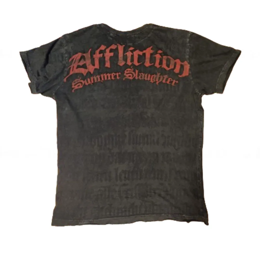 extremt fet super rare affliction tröja från summer slaughter 2011 🧙🧙jätte bra skick 🦃skicka bud 👨‍🚒. T-shirts.