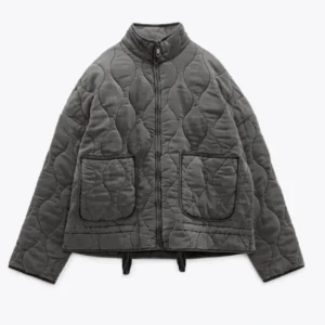 Zara jacka - Quiltad grå jacka från zara köpt förra året, använd men i mycket bra skick. 