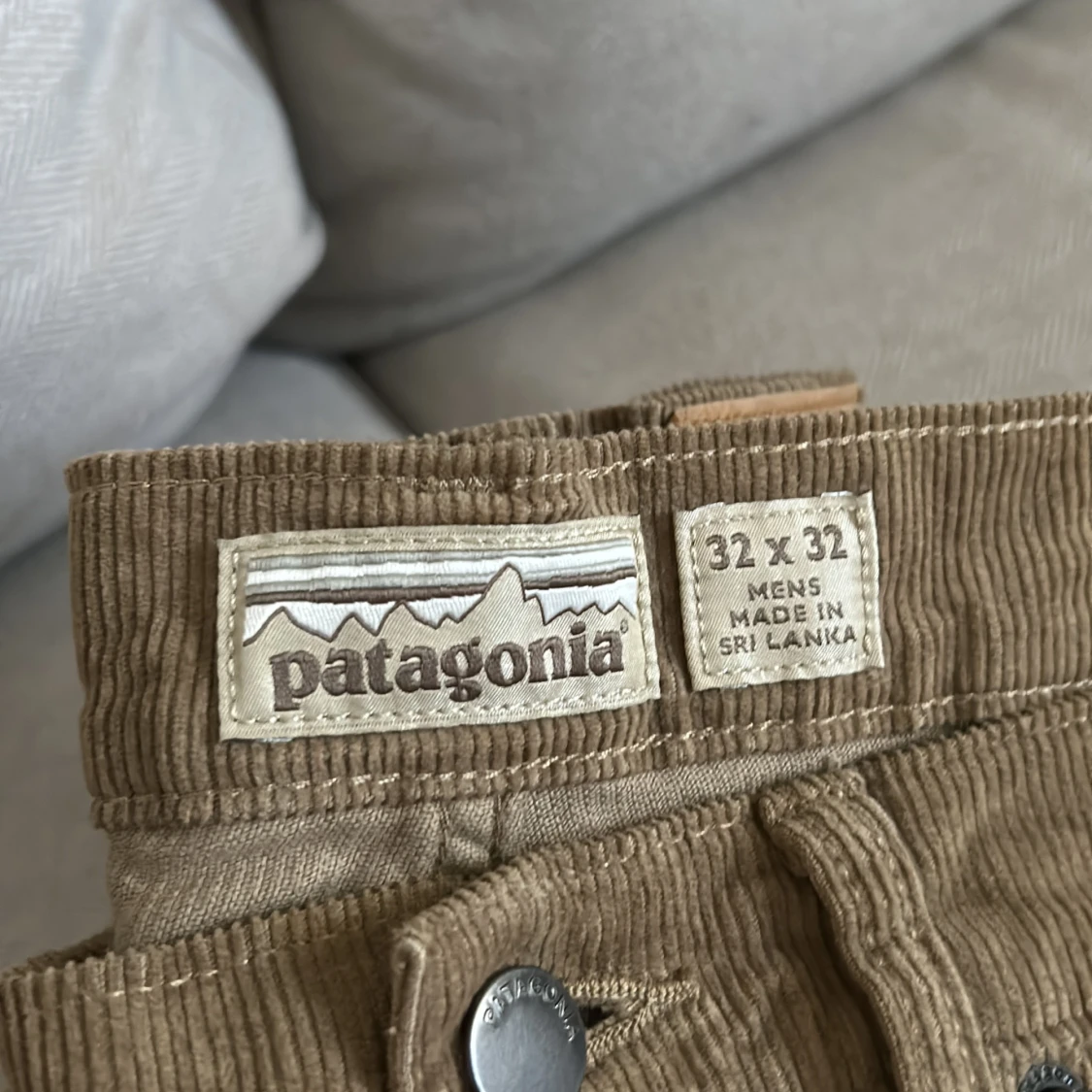 Patagonia M's Organic Cotton Corduroy Jeans - Reg - Mojave Khaki - 90