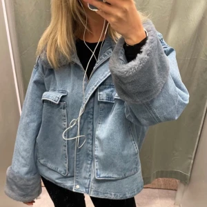 Jacka - Denna jacka från Hm, passa mig som har xs-M