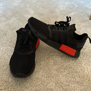 Adidas skor nmd - Adidas nmd i storlek 42 