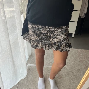 Volangkjol - Supersöt volangkjol med djurmönster från Zara💕