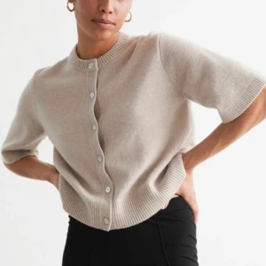 Other stories kofta - Super fin och populär, slutsåld🥰 Sitter jättefint på också!!🫰🫰