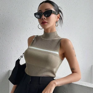 Beige/brun topp - Säljer en beige topp, inte croppad