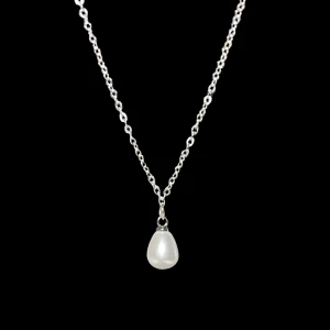 Halsband - Halsband i rostfritt stål. Kedjan är justerbar mellan 45-50 cm💋💋