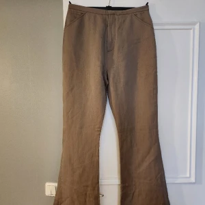 Nya hope kostymbyxor - Nya utan prislapp. Försmå för mig så kan ej ta bild med dem på. Storlek 38