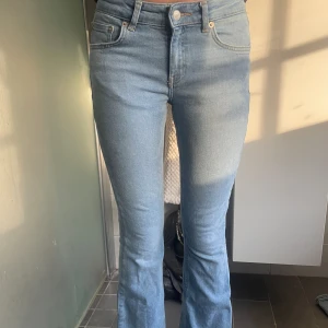 Lager 157 Jeans - Säljer ett par Lager 157 Jeans.(Bootcut) Nypris 400:-. Storleken är Xs. Inga defekter.