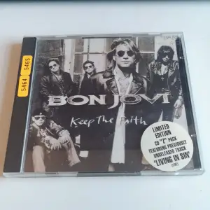 Bon Jovi CD-skiva ha 2 stycken CD-skivor i sig bra skick på båda hör av dig om du är intresserad eller ha nå frågor :) 
