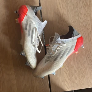 Adidas speedflow.1 ag 42 2/3 - Skor i väldigt bra skick i storlek 42 2/3