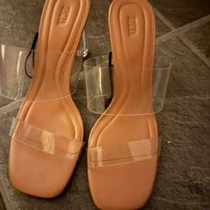 Zara klackar storlek 38 - Helt nya oanvända 