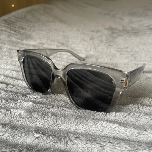 Solglasögon  - Snygga solglasögon 💕