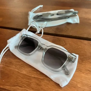 Chimi 04 grey - Säljer mina i princip oanvända chimis , nypris 1350, dustbag och låda följer med. Inga defekter, som nya!🪽