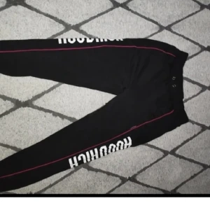 Hoodrich mjukisbyxor  - Strl S  