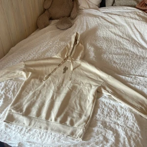 Billie Eilish hoodie - Varm och mysig Hoodie. Brukar ha S men denna sitter perfekt i xs 