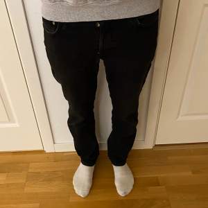 Ett par otroligt feta Jack & Jones jeans i modellen ”Comfort Mike”. Storlek 30/32. 8/10 skick. Pris går att diskutera.