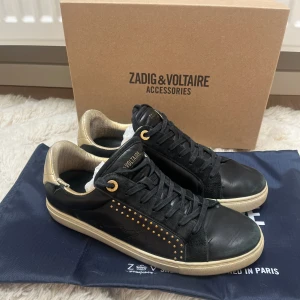 Zadig & Voltaire skor  - Bra skick, storlek 40, 100% läder. 🤍Köparen står för frakten!