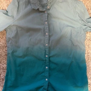 Skjorta Tommy  - Bra skick 