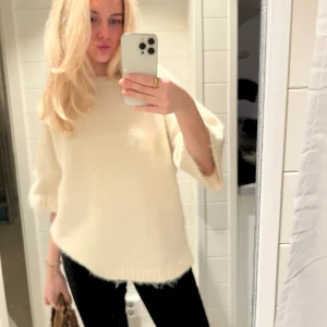 Stickad tshirt  - Säljer då den ej används❤️storlek xxs men passar super på mig som brukar ha xs/s