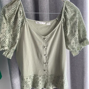 Only topp - Passar S/Xs, ursnygg nu på sommaren!!❣️