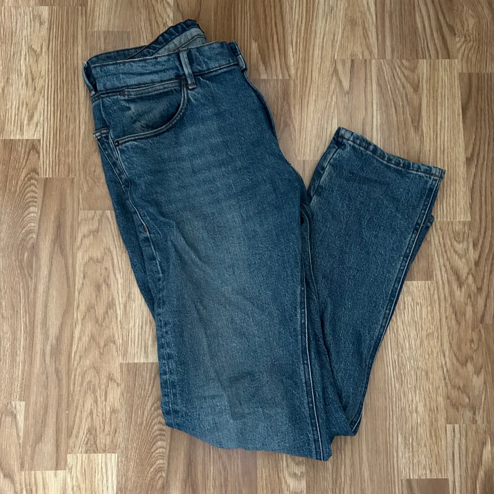 Fräscha Massimo dutti jeans i ett grymt skick, väldigt stiliga och snygga.  W30 L32. Jeans & Byxor.