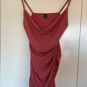 Rosa klänning - Rosa klänning från shein, aldrig använd
