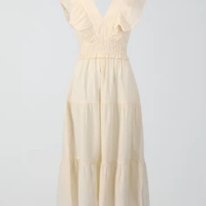 Söker denna i stl Medium - Söker med ljus och lykta efter denna klänning från Gina Tricot  Storlek Medium