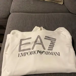 Armani hoodie EA7, storlek M