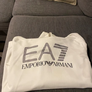 Armani hoodie  - Armani hoodie EA7, storlek M