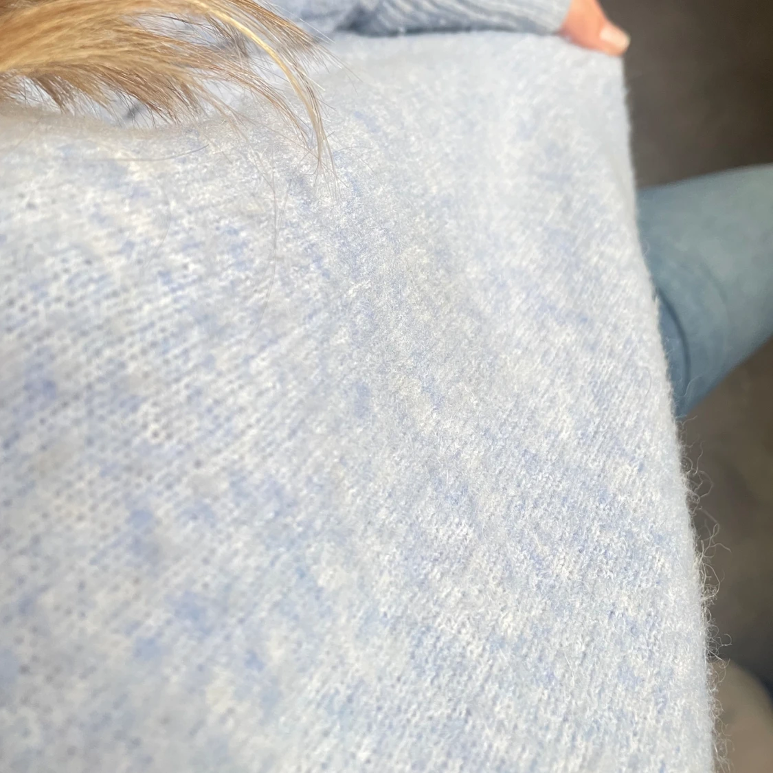 Ljusblå stickad tröja  - 91