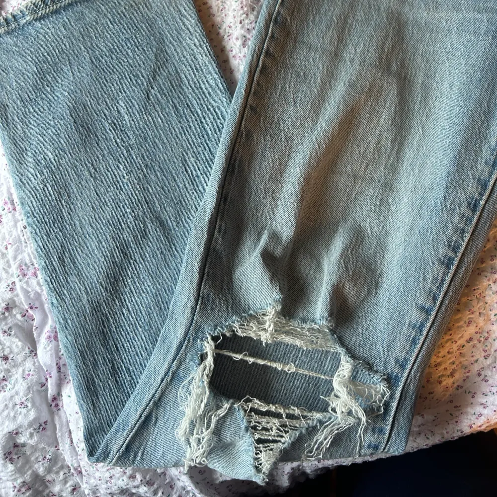 Jätte fina jeans som tyvärr inte kommer till användning från abrand jeans. Pris kan diskuteras🥰. Jeans & Byxor.