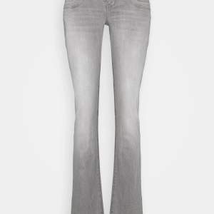Populära gråa Lbt jeans valerie. Storlek 28/30.