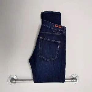 Dondup ICON jeans i nyaste modellen - nyskick, inga defekter - storlek: 32 - Nypris: ~3200kr - Vi säljer för endast 899kr❗️