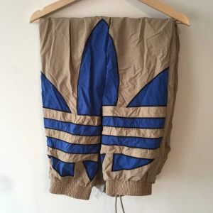 Adidas byxor - Köpte secondhand!