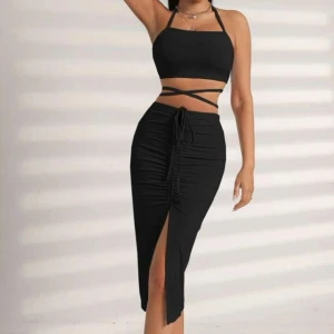 Skitsnygg klänning/tvådelad set  - Jättesnyggt tvådelat set med topp och kjol. Aldrig använd tyvärr. Storlek xs