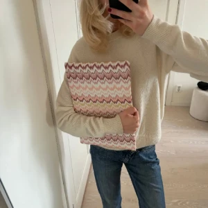 missonimönstrat datorfodral  - knappt använt, köpt av ett gammalt uf företag🪷