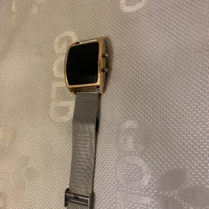 Polo klocka  - En klocka som jag har använt enbart bara en gång, en jätte fin klocka som fungerar.