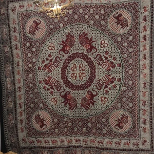 Indisk väggbonad - Vackert indisk väggbonad, ca 210*210 cm 150 kr
