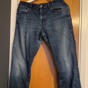 Säljer ett par Hugo boss orange jeans äkta knappt använda nya går för runt 1200kr