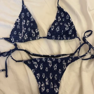 Bikiniset - Så gulligt bikiniset, använder aldrig! Har använts fåtal gånger!