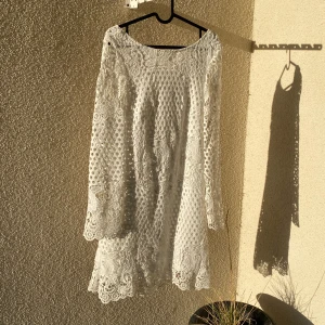 Studentklänning  - Den perfekta studentklänning i storlek 36! Använd en gång och är som helt ny🥰🤩💐🥂 Pris går att diskutera!