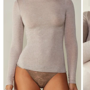 Beige intimissimi tröja - Beige intimissmi tröja, använd Max 4ggr. Storlek M Säljes pga passade inte i färgen.