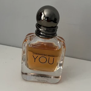 Stronger with you - (Stronger with you 30 ml) Max 1 ml använt, tyckte perfymen inte passa mig