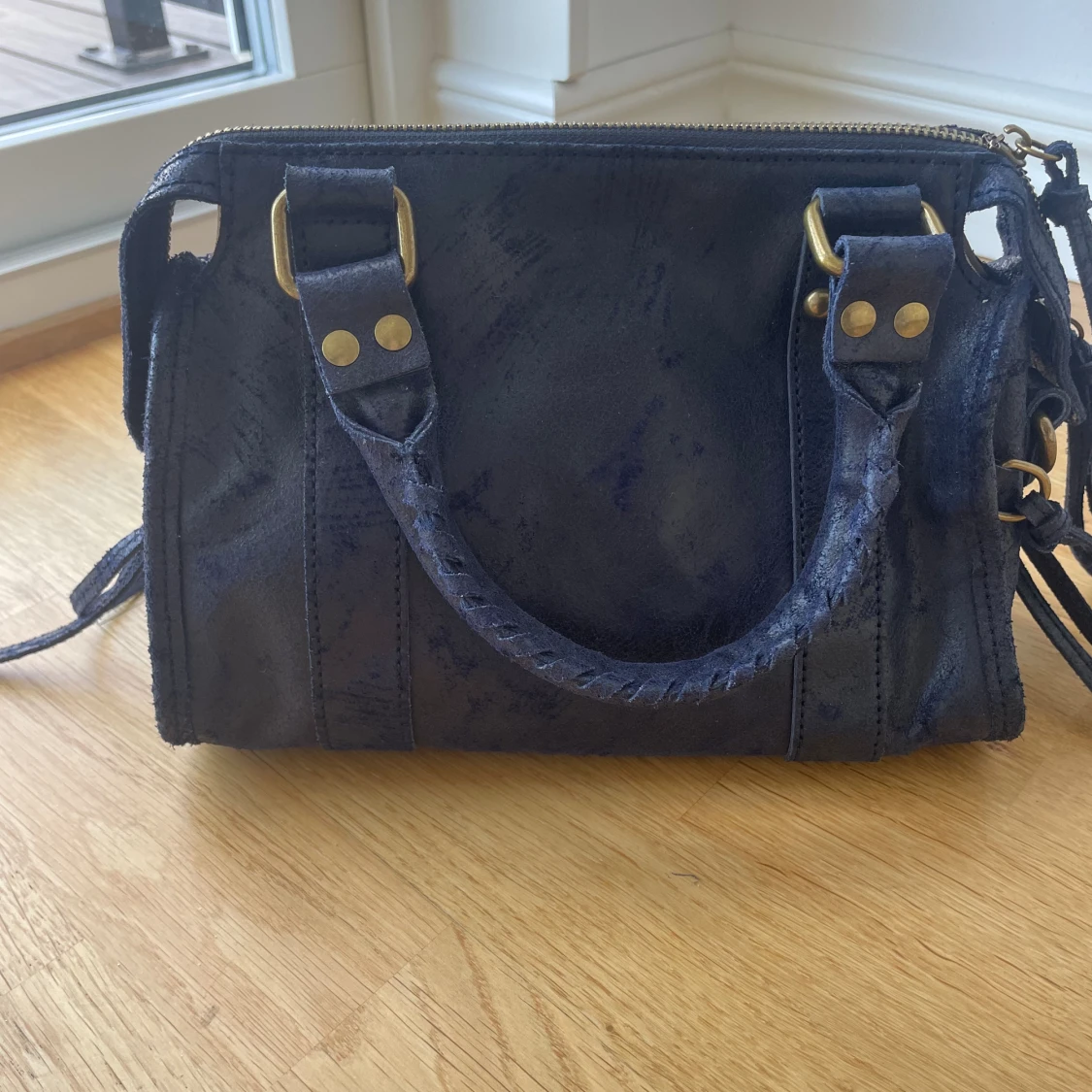 Blå läderhandväska  - 92