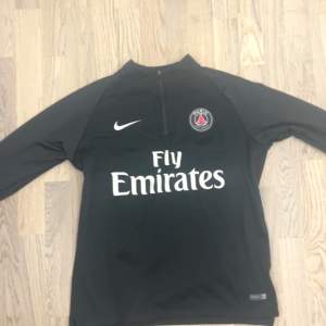 Paris Saint Germain tröja köpt i Köpenhamn unisport storlek L 