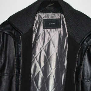 SAKI SKINJACKA  - Saki jacka storlek Xl