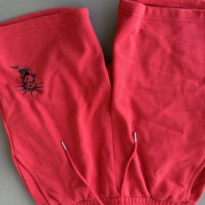 Mjukis shorts - Väldigt bra skick, Sitter bra runt midjan, Billigaste shortsen på marknaden, Skick 10-10  Kontakta mig vid köp!