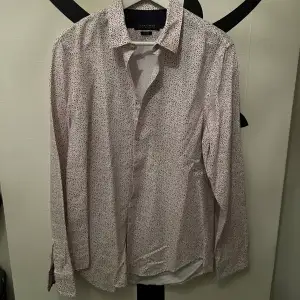 Mönstrad skjorta från Zara storlek M  Mycket bra skick